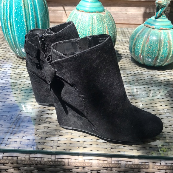 tie wedge booties